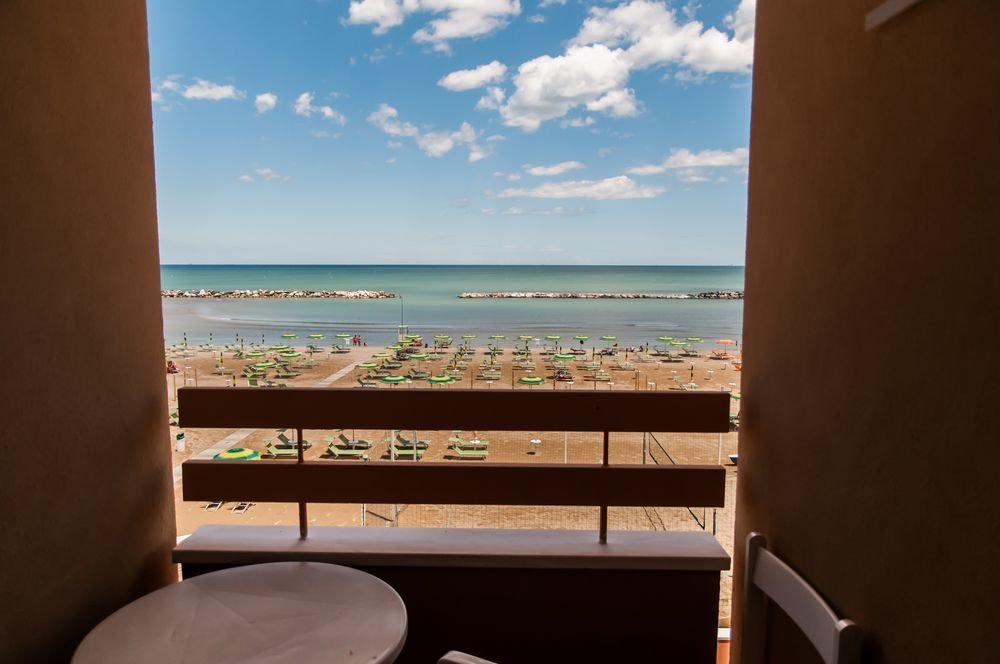 Hotel Eden Viserbella di Rimini Bagian luar foto