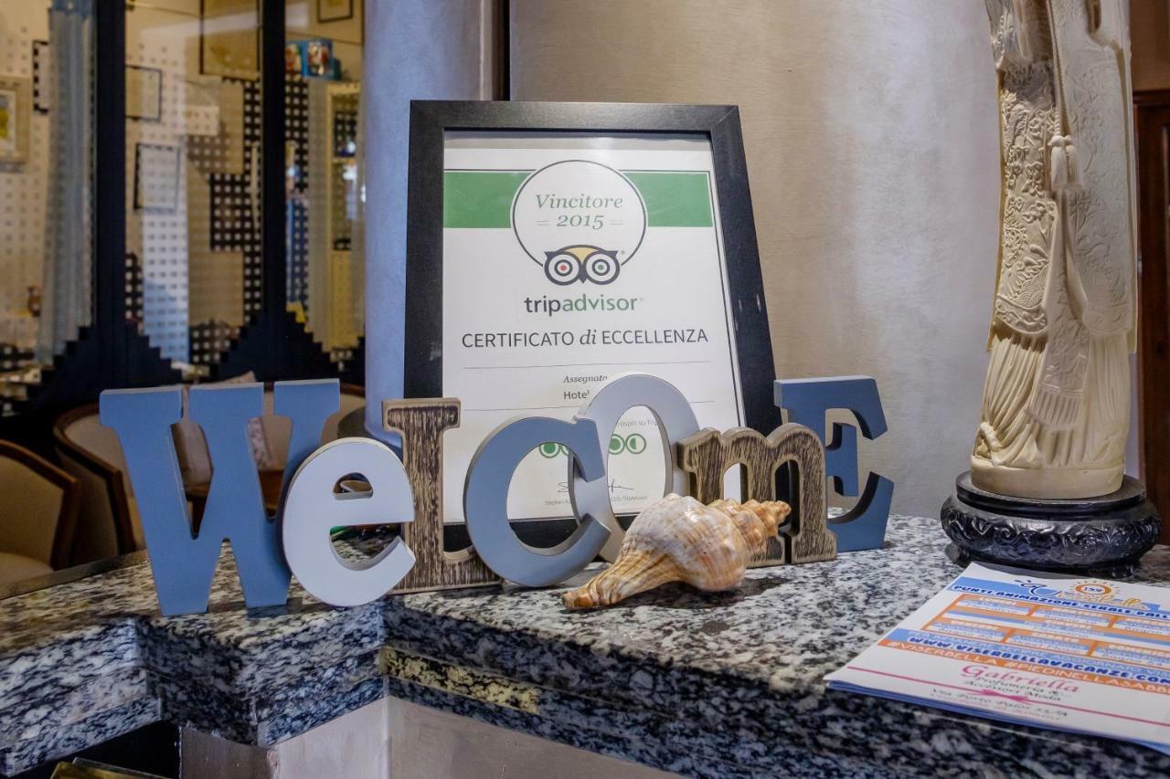 Hotel Eden Viserbella di Rimini Bagian luar foto